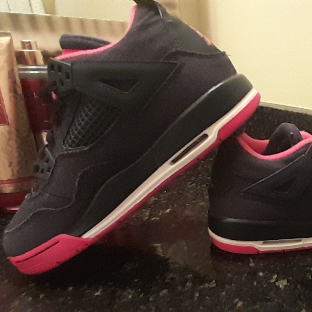 RETRO JORDAN 4S SIZE 5.5 Y (SIZE 7 WOMENS) $125/OBO
